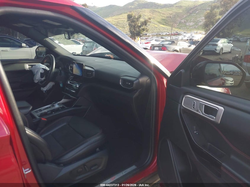 2023 Ford Explorer St-Line