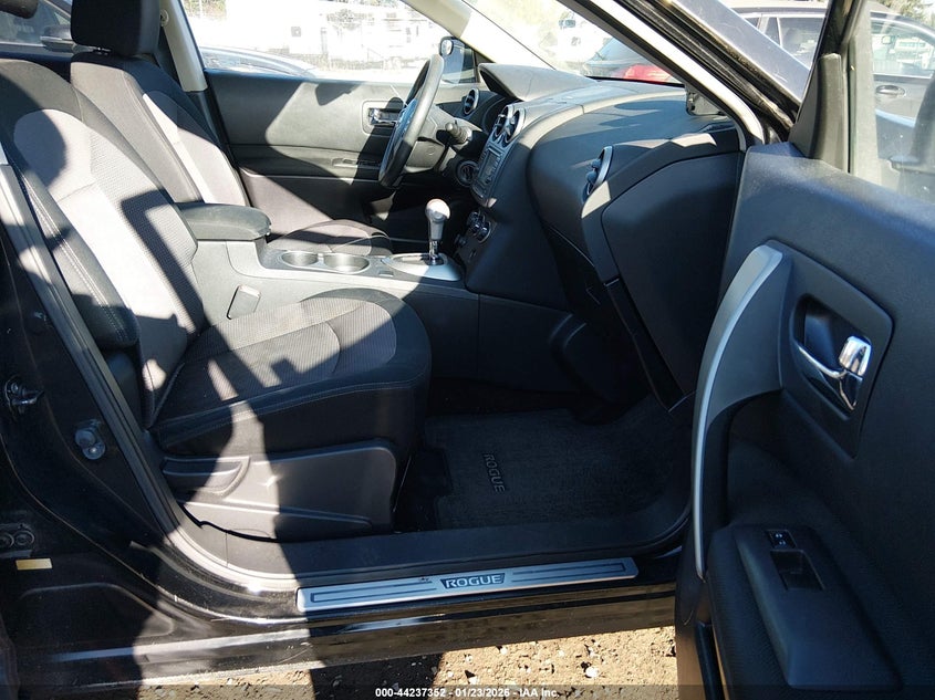 2013 Nissan Rogue Sv