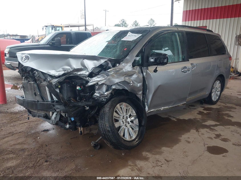 2012 Toyota Sienna Limited V6 7 Passenger