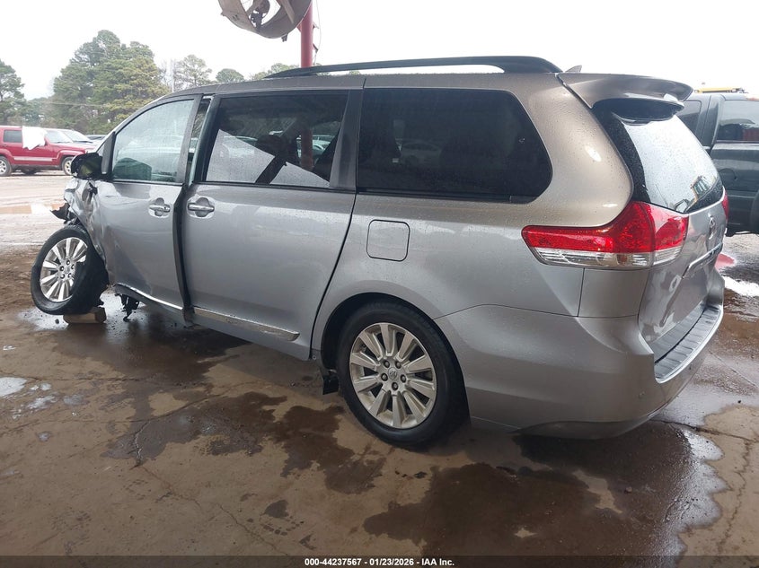 2012 Toyota Sienna Limited V6 7 Passenger