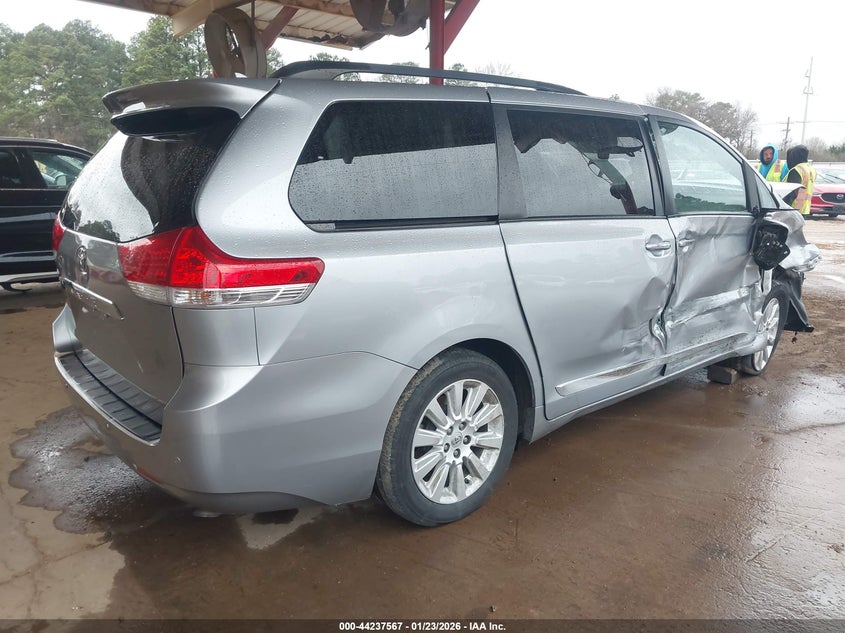 2012 Toyota Sienna Limited V6 7 Passenger
