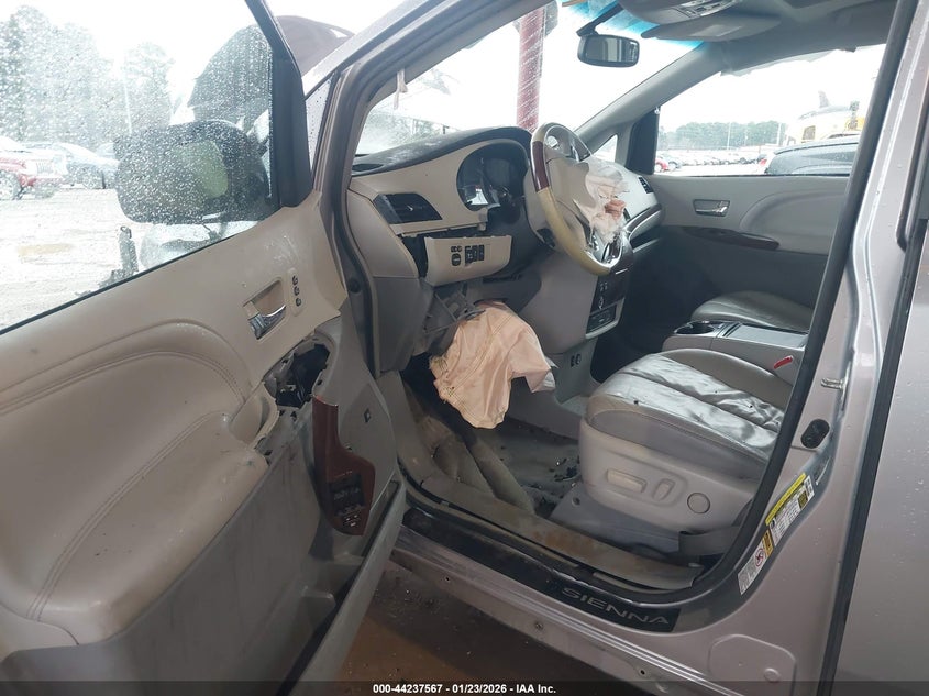 2012 Toyota Sienna Limited V6 7 Passenger