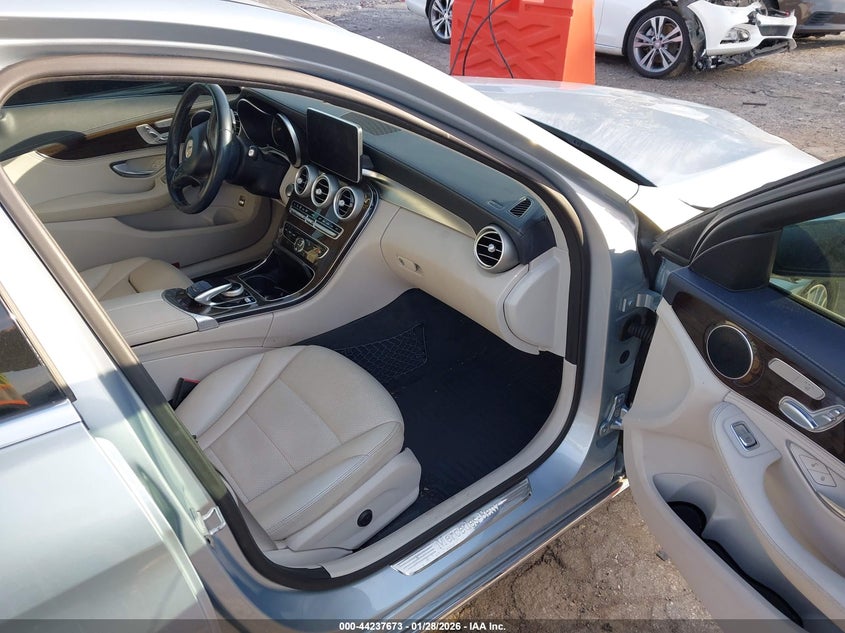 2016 Mercedes-Benz C 300 Luxury