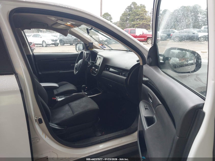 2020 Mitsubishi Outlander Es 2.4