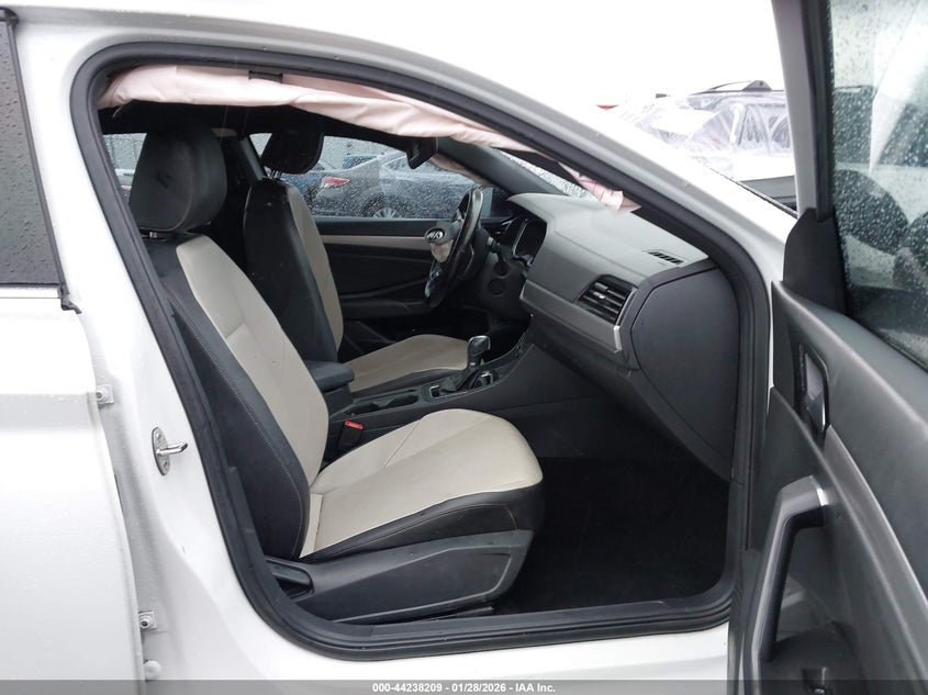 VIN 3VWC57BU5KM063597 2019 VOLKSWAGEN JETTA 1.4T R-LINE/1.4T S/1.4T SE