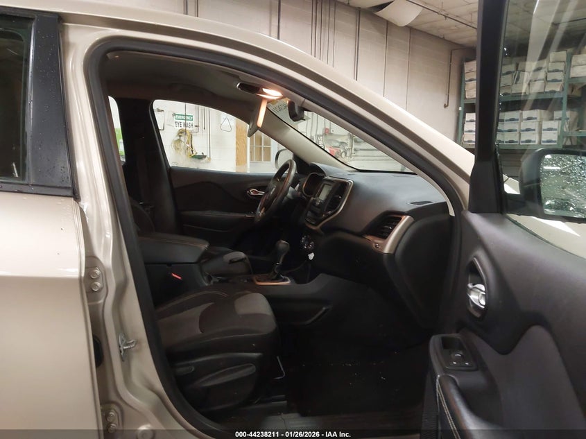 2015 Jeep Cherokee Sport