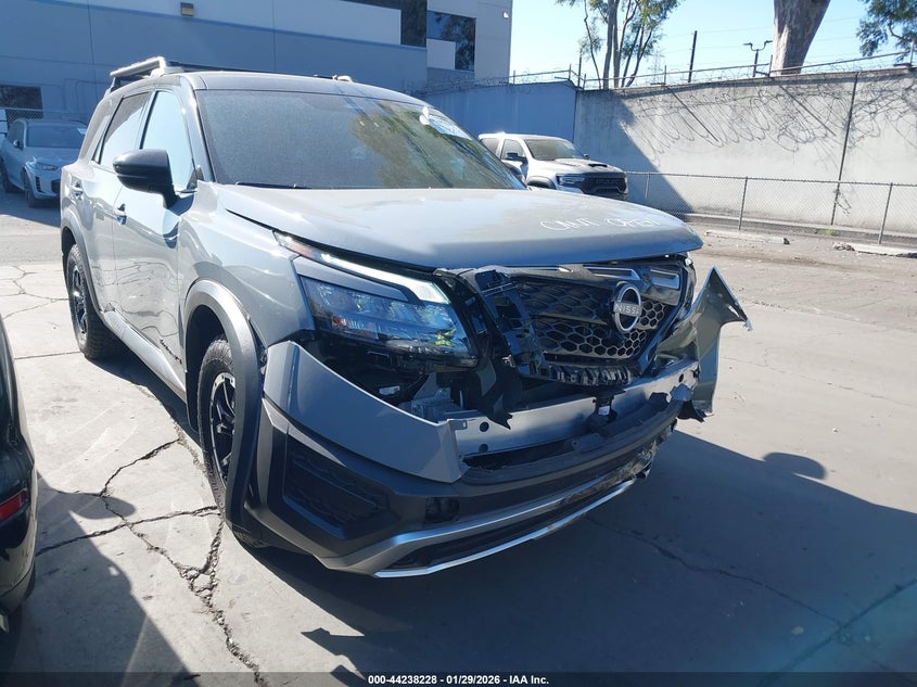 2025 Nissan Pathfinder Rock Creek 4Wd