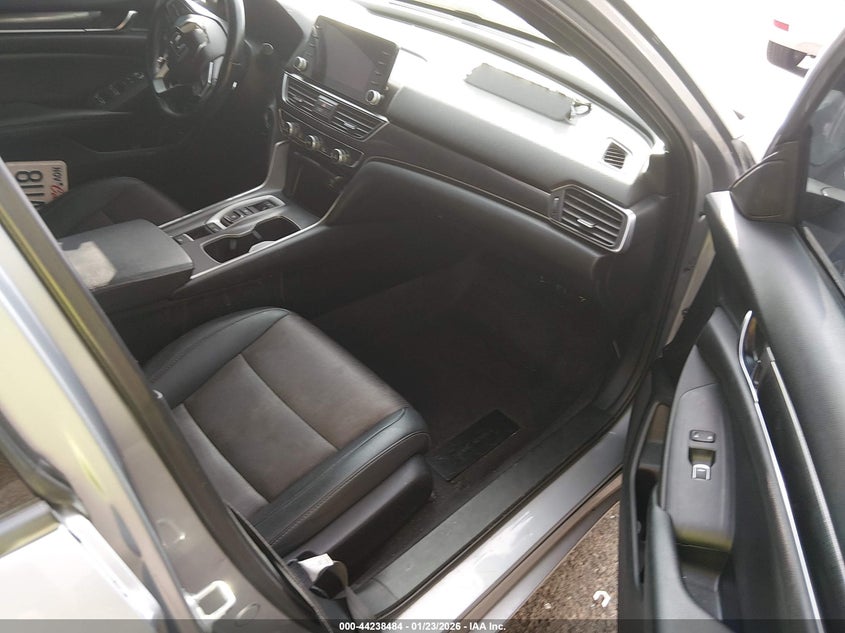 2020 HONDA ACCORD auction photo 5