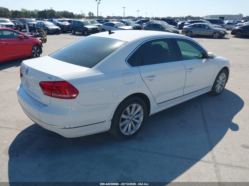 2012 Volkswagen Passat 2.5 2.5L Sel white Lot 111044238566 Vin 1VWCH7A35CC059990