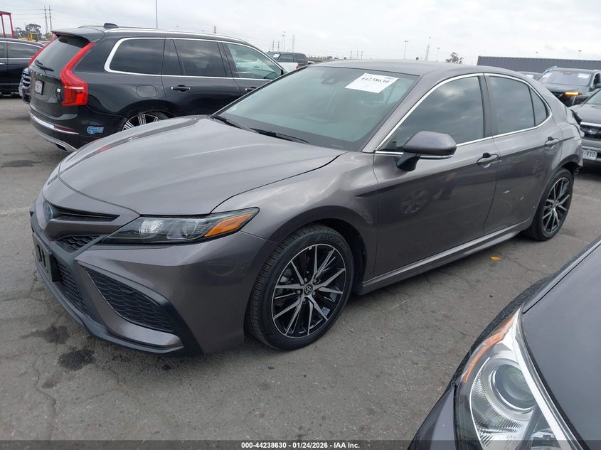 2024 Toyota Camry Hybrid Se