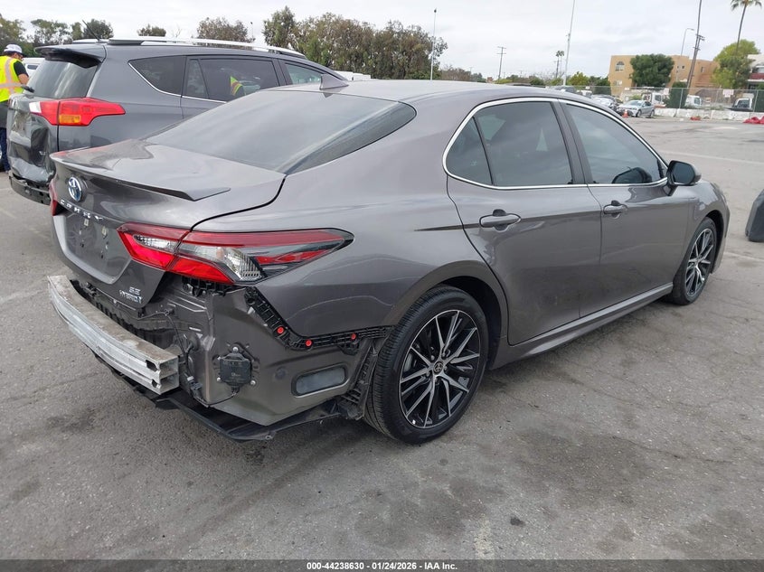 2024 Toyota Camry Hybrid Se