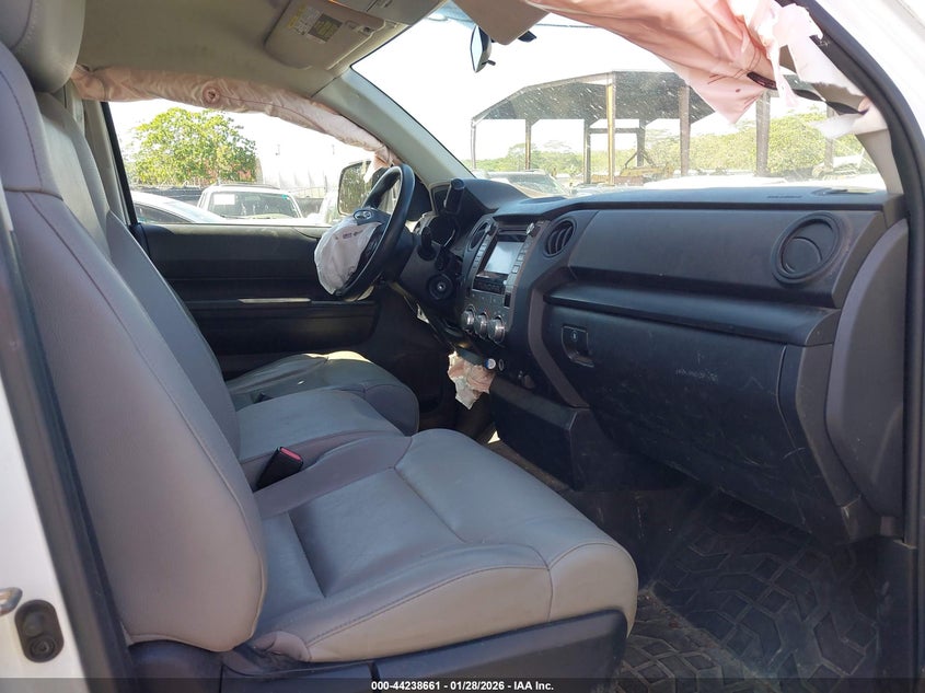 2017 Toyota Tundra Sr 5.7L V8