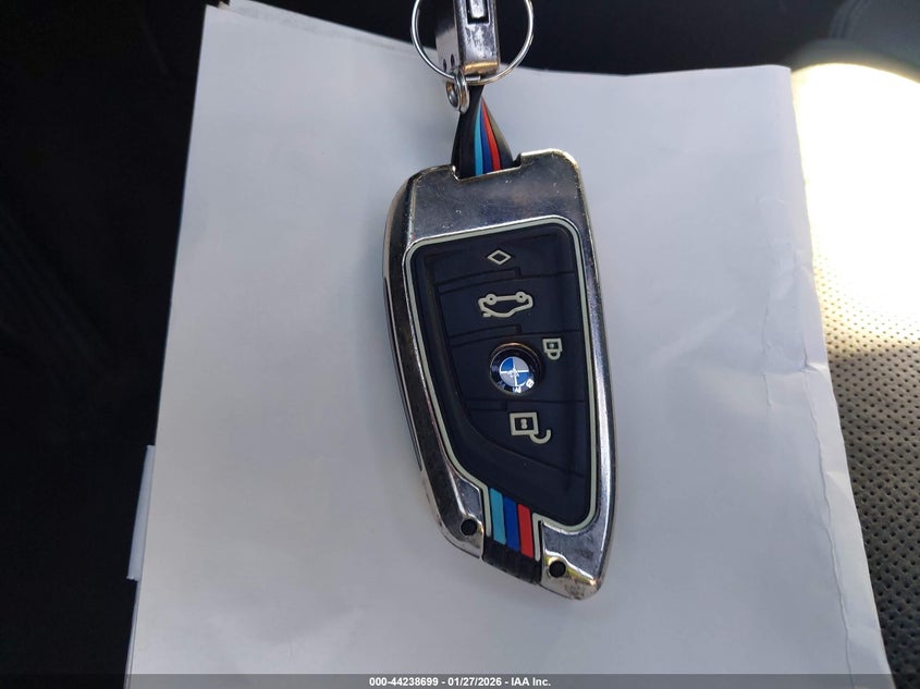 VIN WBA7E2C5XHG739749 2017 BMW 740I