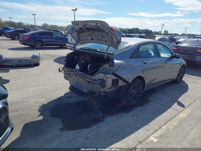 2022 Hyundai Elantra Sel