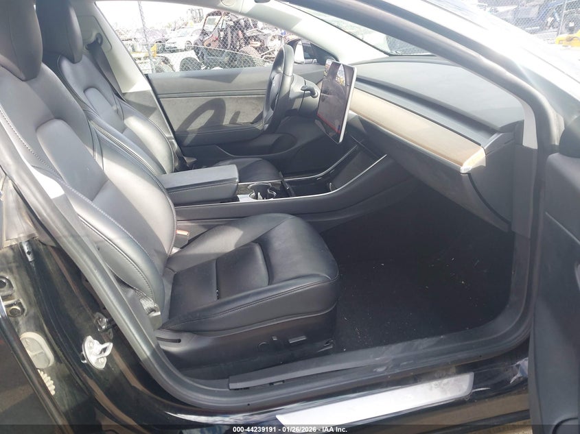 2020 Tesla Model 3 Standard Range Plus Rear-Wheel Drive/Standard Range Rear-Wheel Drive