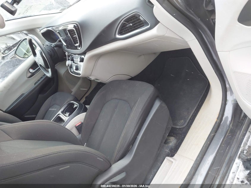 2020 Chrysler Pacifica Touring