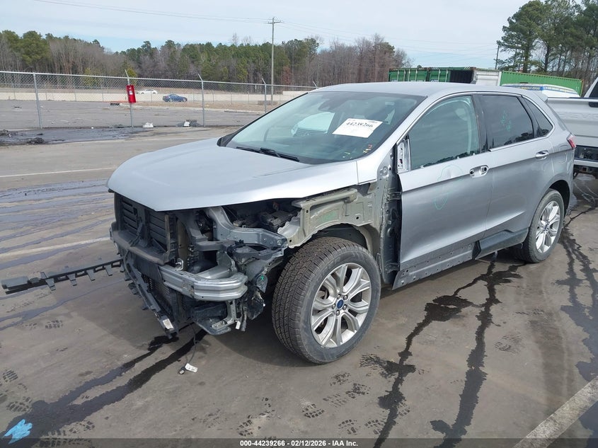 2022 Ford Edge Titanium