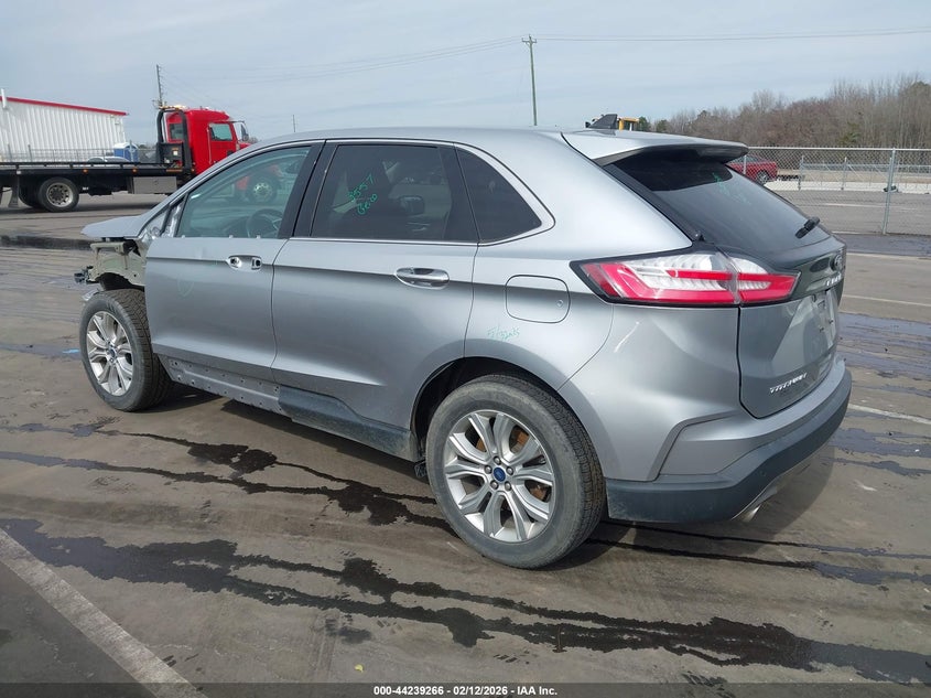 2022 Ford Edge Titanium