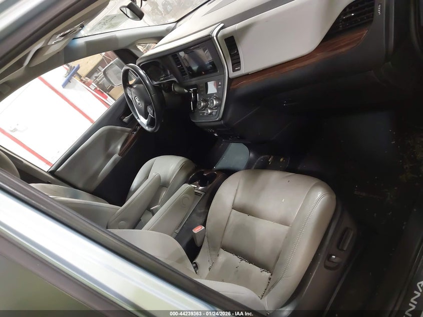 2015 Toyota Sienna Limited Premium 7 Passenger