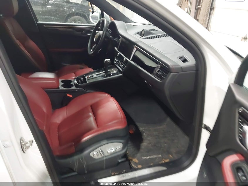 2022 Porsche Macan S