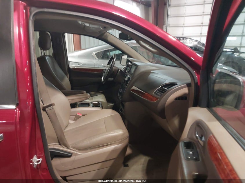 2016 Chrysler Town & Country Touring