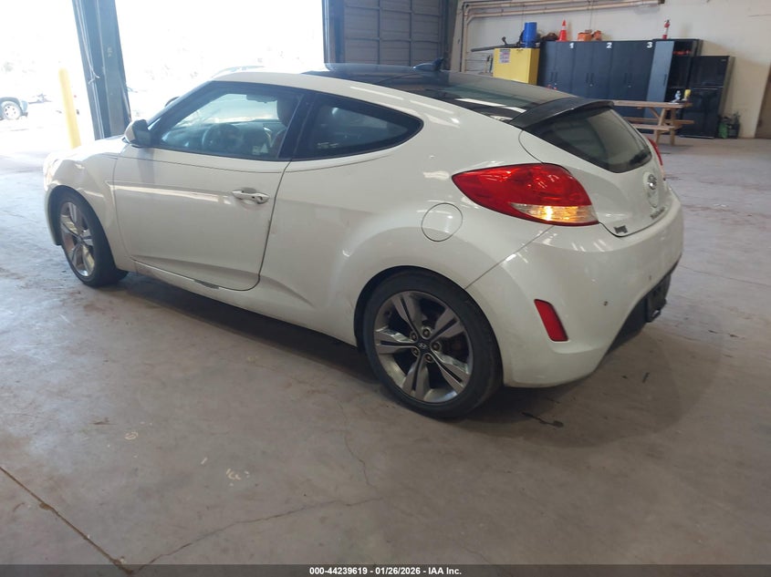 2014 Hyundai Veloster Base W/Red