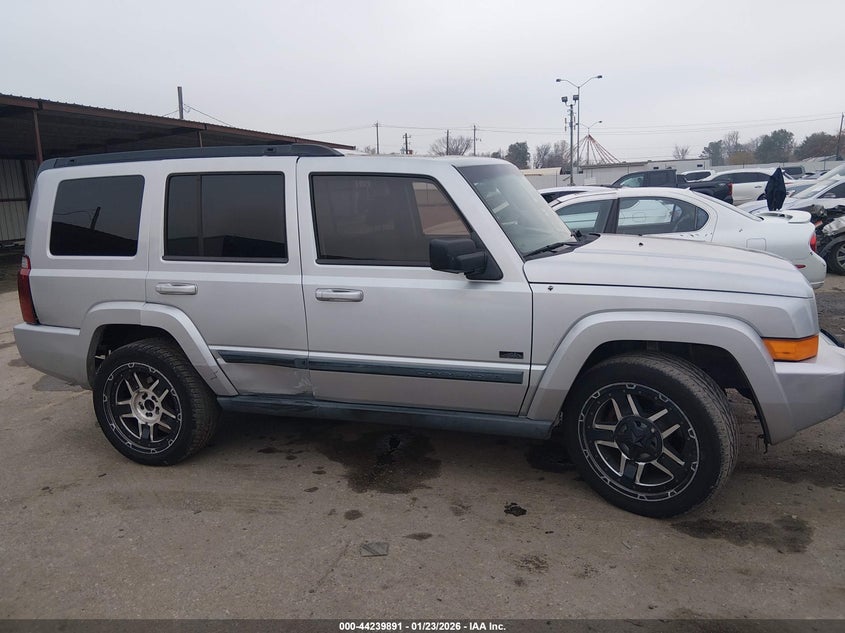 2008 Jeep Commander Sport VIN: 1J8HH48K08C158527 Lot: 44239891