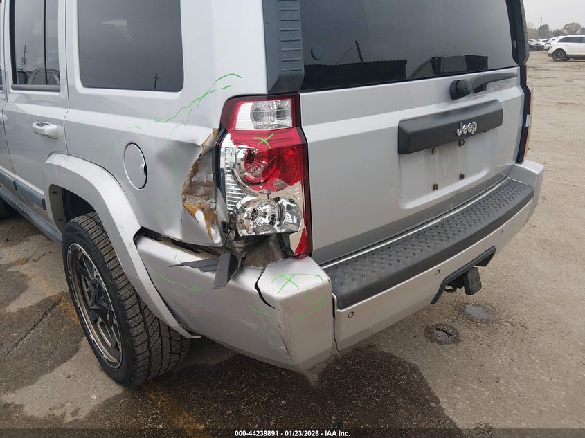 2008 Jeep Commander Sport VIN: 1J8HH48K08C158527 Lot: 44239891