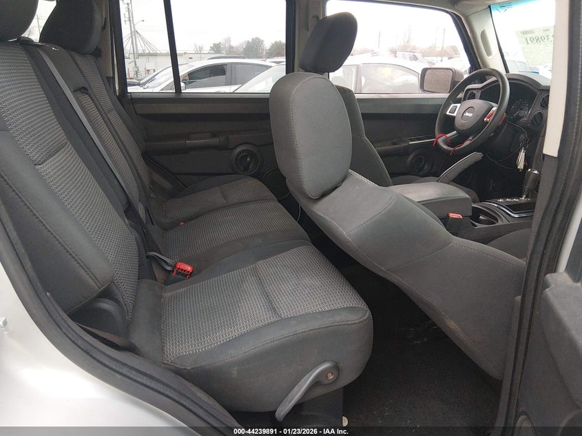 2008 Jeep Commander Sport VIN: 1J8HH48K08C158527 Lot: 44239891