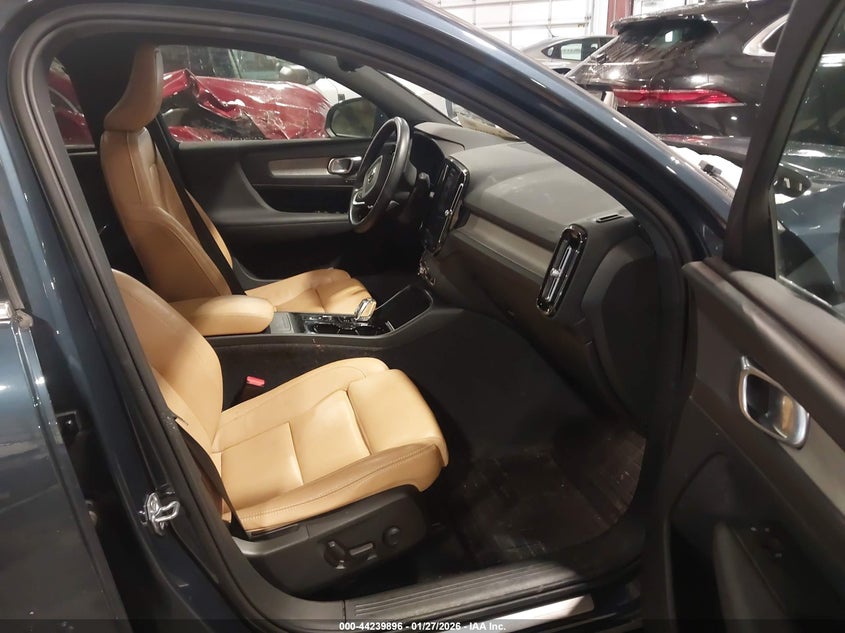 VIN YV4162UL2L2225223 2020 VOLVO XC40 T5 INSCRIPTION