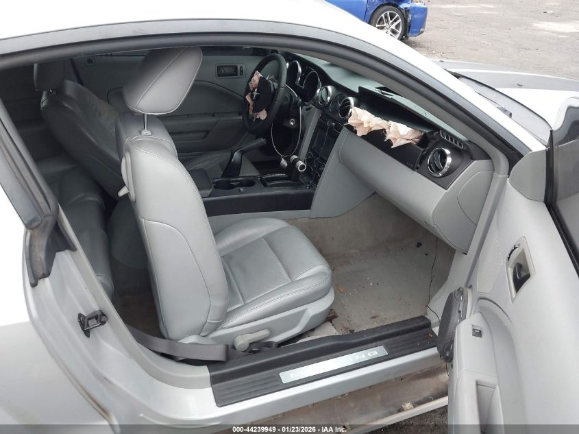 2007 Ford Mustang V6 Deluxe/V6 Premium