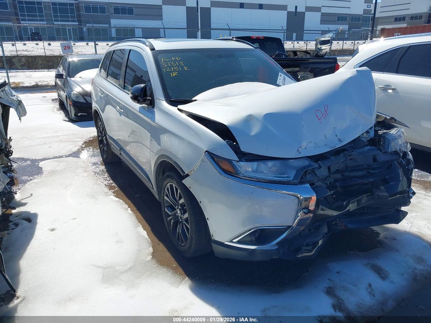 2018 Mitsubishi Outlander Le