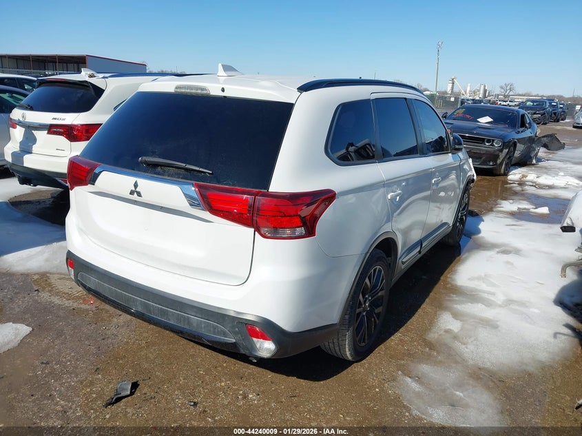 2018 Mitsubishi Outlander Le