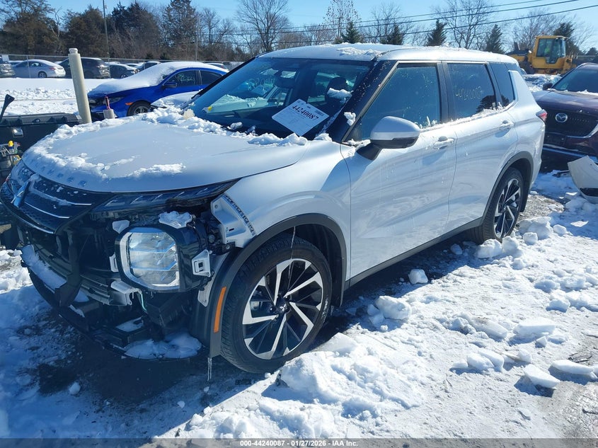 2023 Mitsubishi Outlander Se 2.5 2Wd