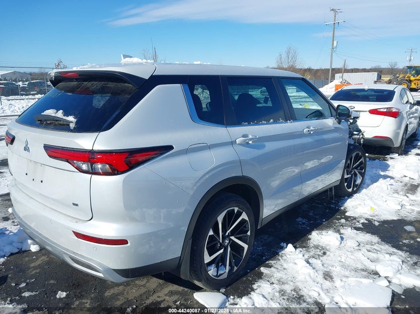 2023 Mitsubishi Outlander Se 2.5 2Wd