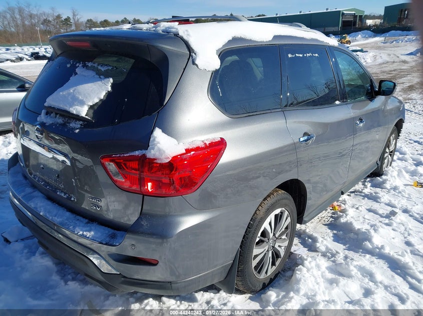 2017 Nissan Pathfinder Sv