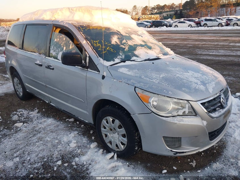 2V4RW4D18AR348254 2010 Volkswagen Routan S auction photo 1