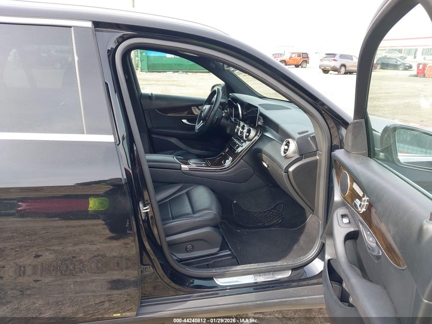 2020 Mercedes-Benz Glc 300