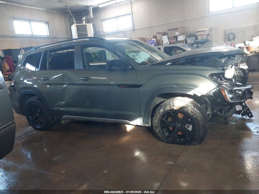 2025 Volkswagen Atlas 2.0T Peak Edition VIN: 1V2CR2CAXSC501058 Lot: 44240923