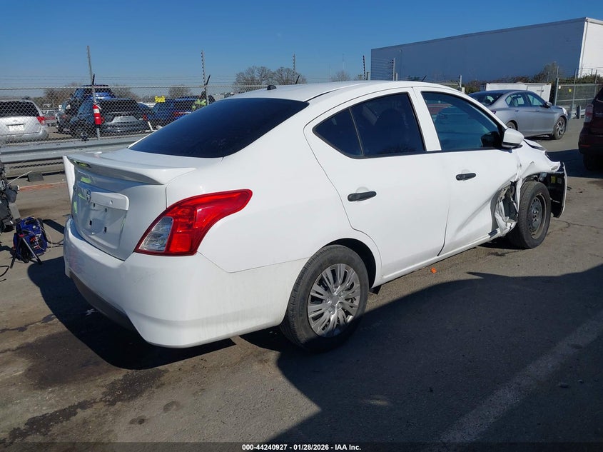 2019 Nissan Versa 1.6 S+