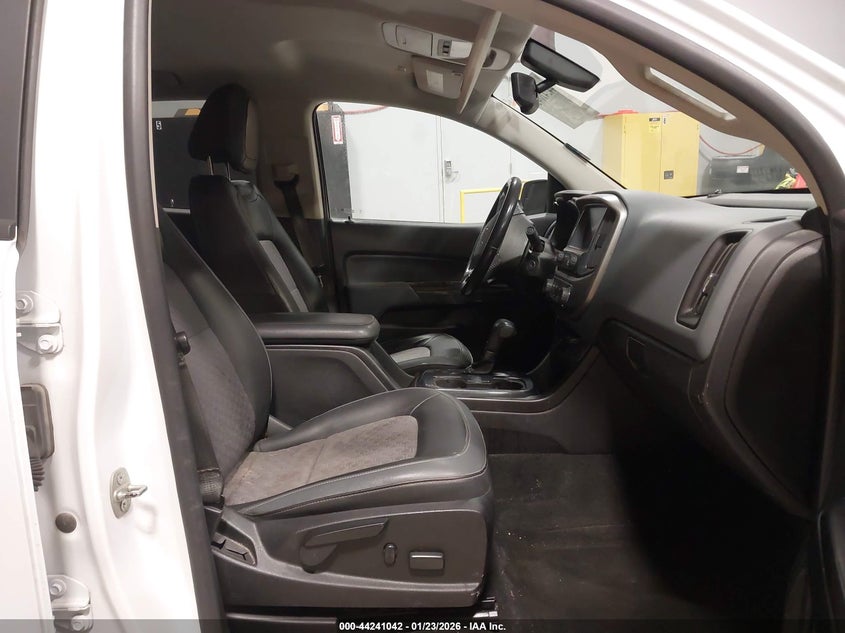 VIN 1GCGTDENXH1213237 2017 CHEVROLET COLORADO Z71