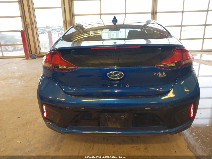 VIN KMHC65LC4JU062361 2018 HYUNDAI IONIQ HYBRID BLUE