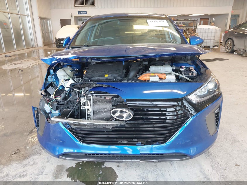 VIN KMHC65LC4JU062361 2018 HYUNDAI IONIQ HYBRID BLUE