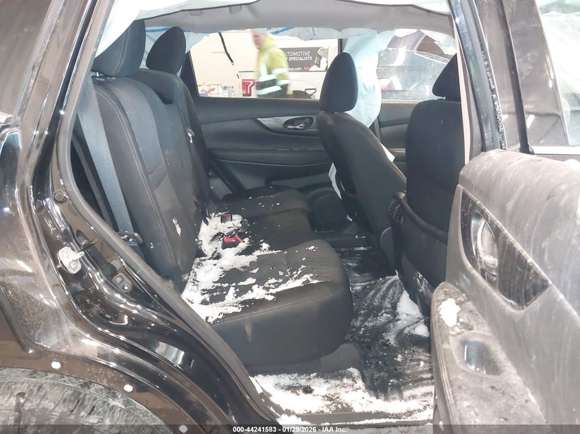 2017 NISSAN ROGUE auction photo 8