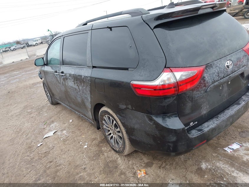 2020 Toyota Sienna Xle