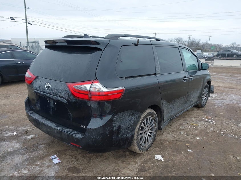 2020 Toyota Sienna Xle
