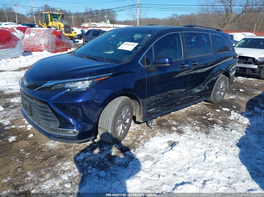 2021 Toyota Sienna Xle