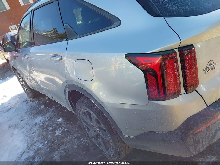 2021 KIA SORENTO auction photo 3