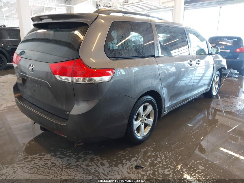 2011 Toyota Sienna Le V6