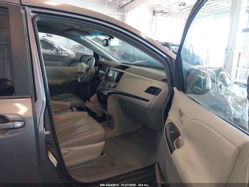 2011 Toyota Sienna Le V6